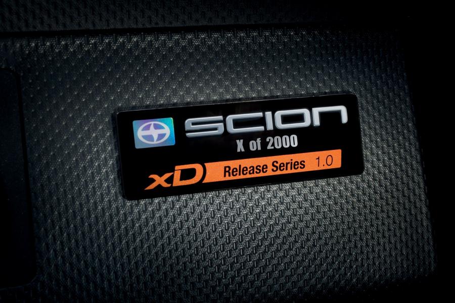 Логотип Scion xD Release Series 1.0 2008 года  (фото 1 из 5)